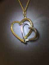 將圖片載入圖庫檢視器 Two-Tone Gold Interlocking Hearts Pendant