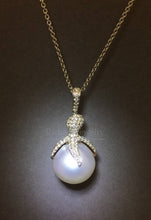 將圖片載入圖庫檢視器 Octopus Diamond Pearl Pendant