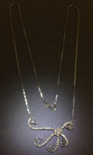 Load image into Gallery viewer, Wavy Diamond Necklace
