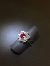將圖片載入圖庫檢視器 Ruby and Diamond Floral Ring
