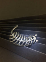 Carica l'immagine nel visualizzatore di Gallery, Bold Tiger Brooch