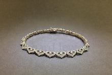 이미지를 갤러리 뷰어에 로드 , Heart Shape Diamond Bracelet