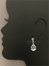 將圖片載入圖庫檢視器 Elegant Dangling Diamond Earrings