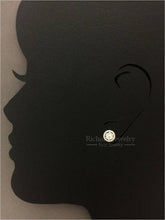 將圖片載入圖庫檢視器 Halo Stud Diamond Earrings