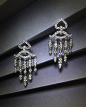 將圖片載入圖庫檢視器 Diamond Dangling Earring