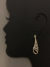 將圖片載入圖庫檢視器 Diamond Dangling Earrings