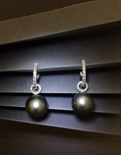 將圖片載入圖庫檢視器 Hoop Drop Tahitian Pearl Earrings