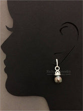 画像をギャラリービューアに読み込む, Dangling Black Pearl Earrings