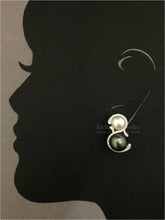 Carica l'immagine nel visualizzatore di Gallery, Classic South Sea Pearl Earrings