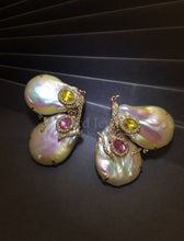 將圖片載入圖庫檢視器 One-Of-A-Kind Pearl Earrings