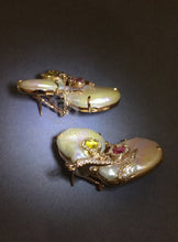 將圖片載入圖庫檢視器 One-Of-A-Kind Pearl Earrings