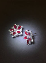 將圖片載入圖庫檢視器 Ruby & Diamond Flower Earrings