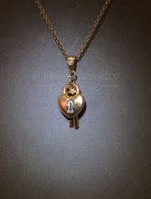 이미지를 갤러리 뷰어에 로드 , Key and Heart Lock Pendant