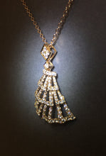 Carica l'immagine nel visualizzatore di Gallery, Open-space Diamond Pendant