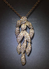 Carica l'immagine nel visualizzatore di Gallery, Diamond Pendant