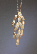 Carica l'immagine nel visualizzatore di Gallery, Diamond Pendant
