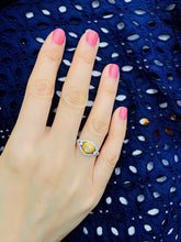 Carica l'immagine nel visualizzatore di Gallery, Classic Yellow Diamond Ring