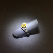 Carica l'immagine nel visualizzatore di Gallery, Classic Yellow Diamond Ring