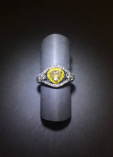 Carica l'immagine nel visualizzatore di Gallery, Classic Yellow Diamond Ring