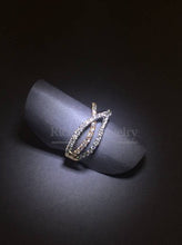 將圖片載入圖庫檢視器 Two-Tone Gold Crisscross Diamond Ring