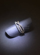 將圖片載入圖庫檢視器 Two-Tone Gold Open-Space Diamond Ring