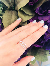 將圖片載入圖庫檢視器 Two-Tone Gold Open-Space Diamond Ring