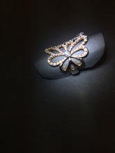 Load image into Gallery viewer, Open-space Flower Diamond Ring
