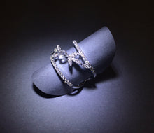 Carica l'immagine nel visualizzatore di Gallery, Open-space Diamond Ring