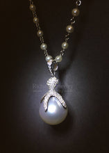 將圖片載入圖庫檢視器 Octopus Diamond Pearl Pendant