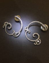 將圖片載入圖庫檢視器 Wavy Diamond Earrings