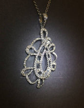 將圖片載入圖庫檢視器 Openwork Diamond Pendant