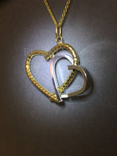 將圖片載入圖庫檢視器 Two-Tone Gold Interlocking Hearts Pendant
