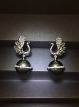 Load image into Gallery viewer, Peacock Dangling Pearl Earrings
