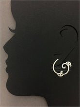 Carica l&#39;immagine nel visualizzatore di Gallery, Wavy Diamond Earrings
