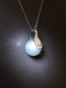 Two-Tone Gold Pearl Pendant