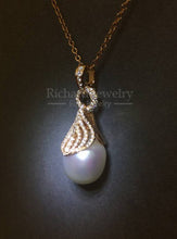 Load image into Gallery viewer, South Sea Pearl Openwork Leaf Pendant
