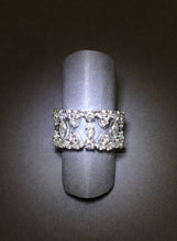 Carica l&#39;immagine nel visualizzatore di Gallery, Openwork Diamond Soft Ring
