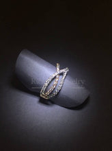 將圖片載入圖庫檢視器 Two-Tone Gold Crisscross Diamond Ring
