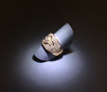 Carica l&#39;immagine nel visualizzatore di Gallery, Elegant Diamond Band Ring
