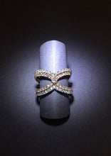 Carica l&#39;immagine nel visualizzatore di Gallery, Two-tone Open-space Diamond Ring
