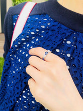 Carica l&#39;immagine nel visualizzatore di Gallery, Pear Shape Blue Sapphire Diamond Ring
