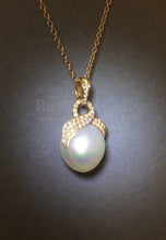 Load image into Gallery viewer, Simple Bow Diamond Pearl Pendant
