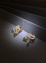 Load image into Gallery viewer, Wavy Outline Diamond Earrings
